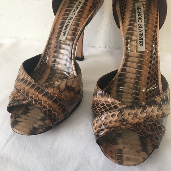 MANOLO BLAHNIK • Snakeskin D’Orsay Heels - Picture 2 of 11